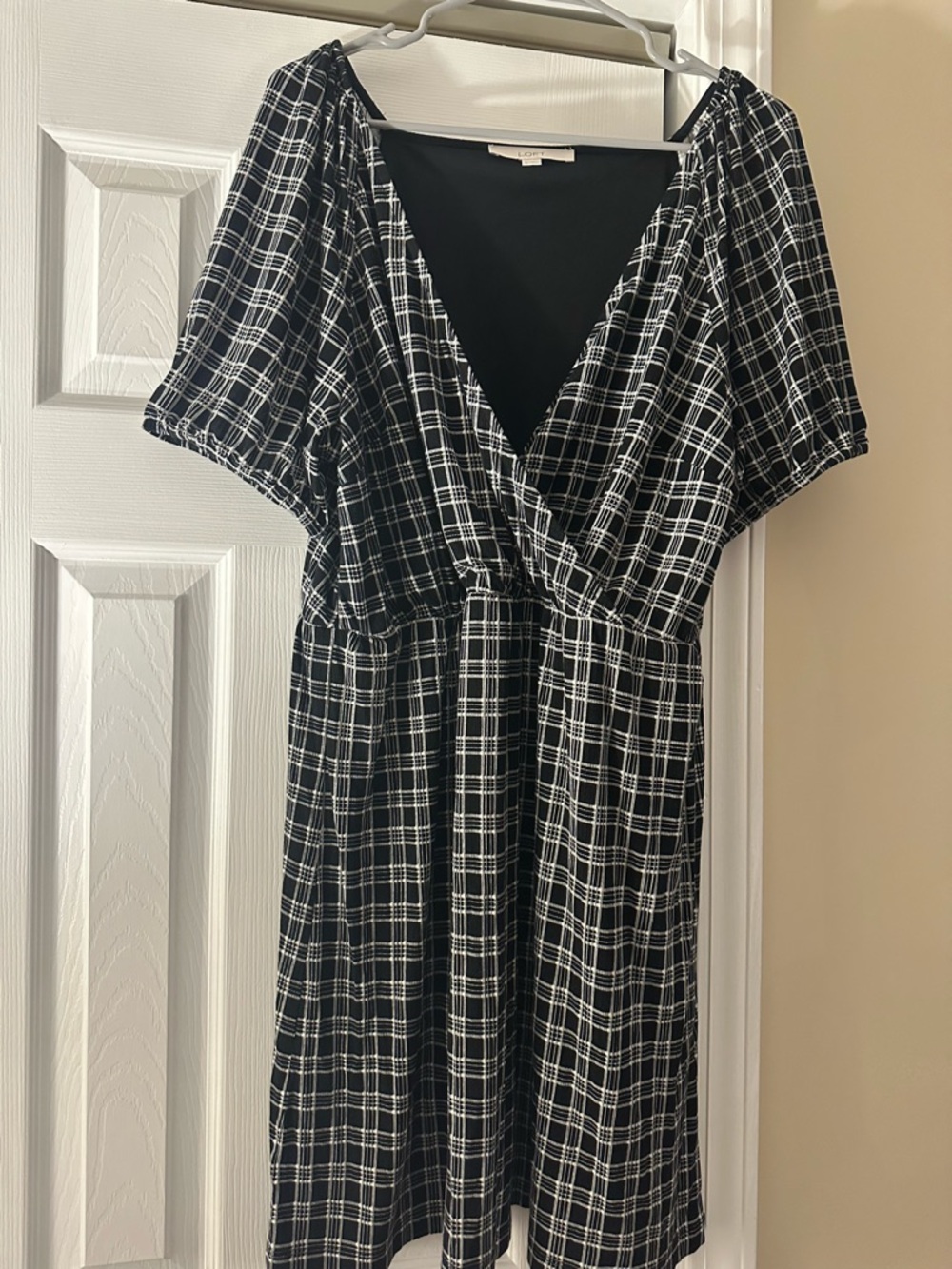 LOFT Black & White Plaid V-Neck Women’s Dress
